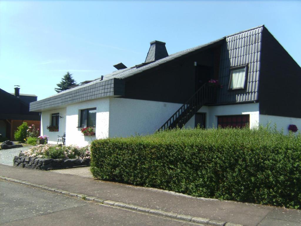 Ferienwohnung Evangeline Borsch Zell an der Mosel Exterior foto